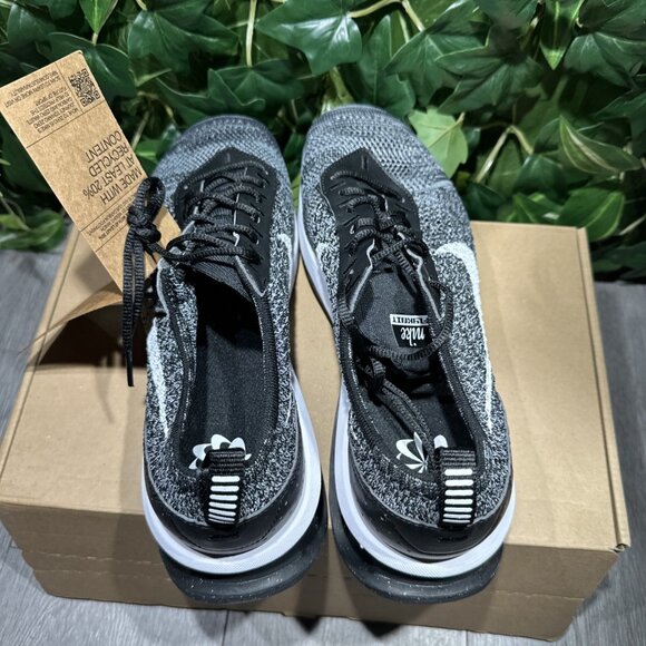 Nike Air Max Flyknit Racer Oreo Black White Shoes Sneakers Women\'s Size 9 main image 6